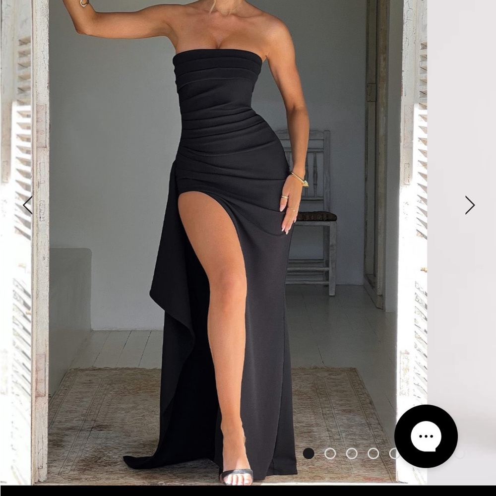 Elegant Black Strapless Dress
